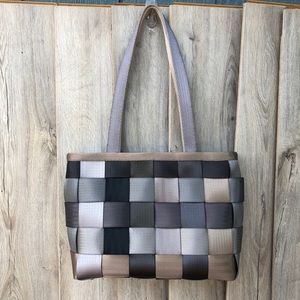 Harvey’s original seatbelt Treecycle bag tote grey